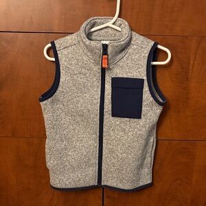 4/$20 🌱 Carter’s Fleece Vest 2T